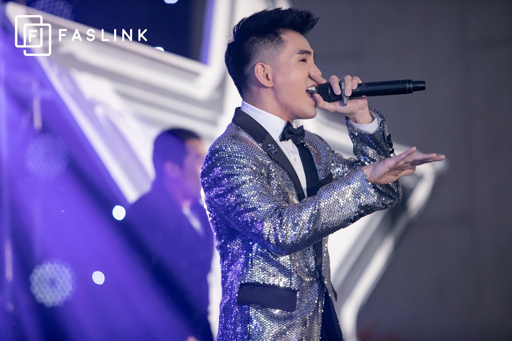 Phần trình diễn sôi động đến từ ca sĩ khách mời trong đêm Night Award 2019