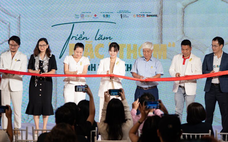 Kí Kết MOU tại triển lãm Mặc "Thơm"